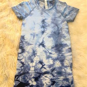 Lululemon Swiftly Tech Short Sleeve Top, Size 2